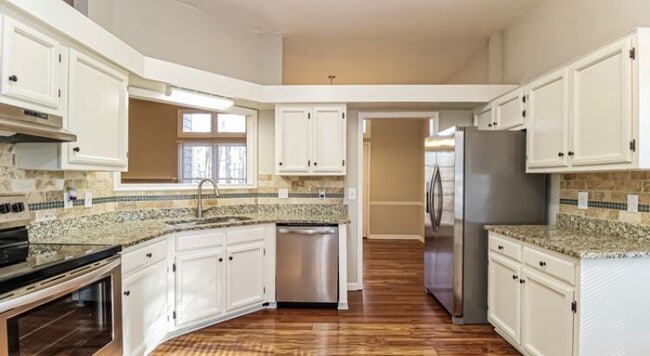 Building Photo - 6507 River Hills Dr