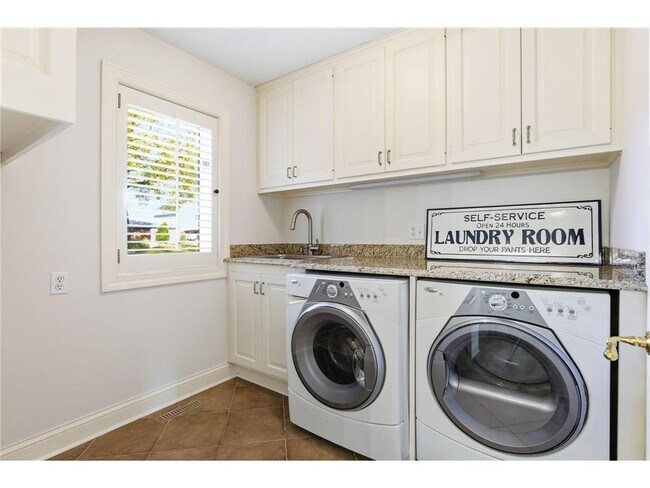 Building Photo - 2648 Casco Point Rd