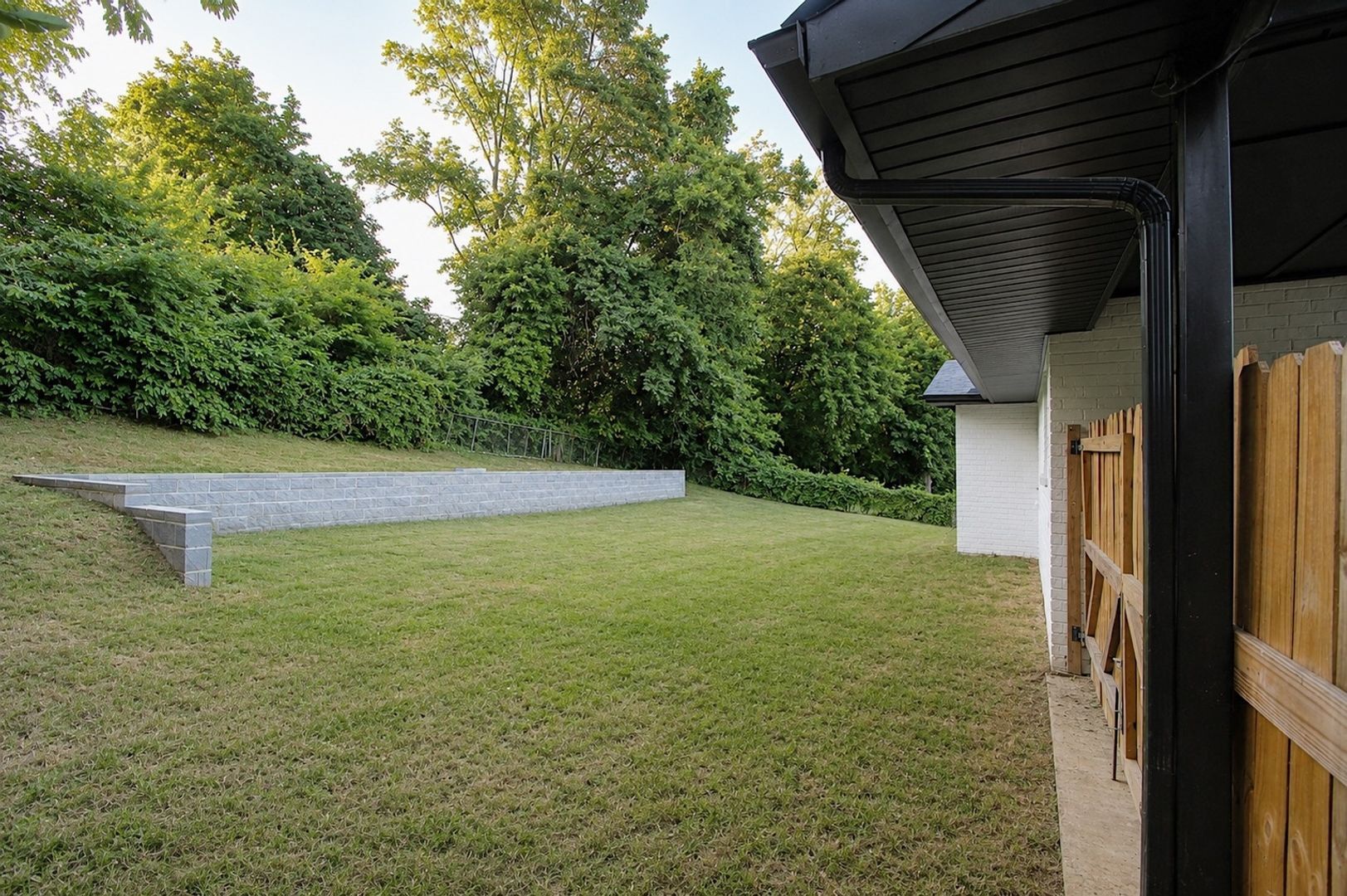Building Photo - 114 Woodridge Dr