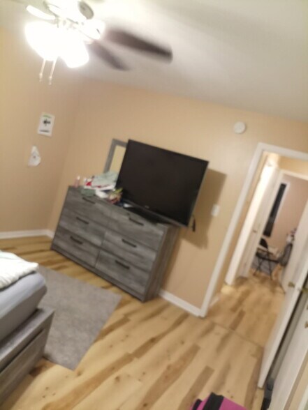 Bedroom - 1225 Whispering Hills Ct