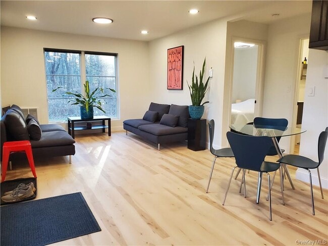 Building Photo - 44 Dellenbaugh Rd