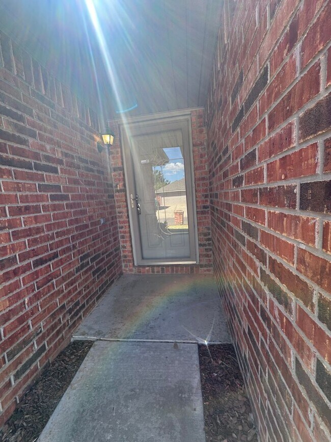Building Photo - 4516 SE 79th St