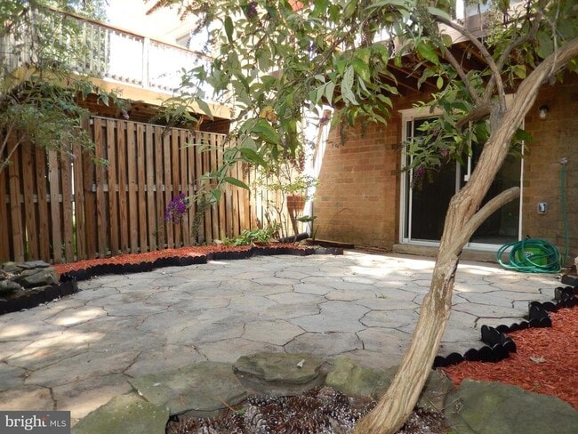 Building Photo - 10544 Eastwind Way