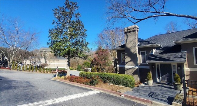 Building Photo - 66 St Claire Ln NE