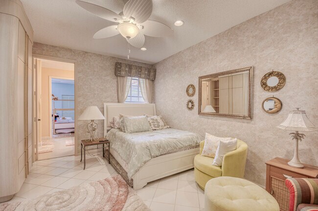 Building Photo - 10080 Dover Carriage Ln