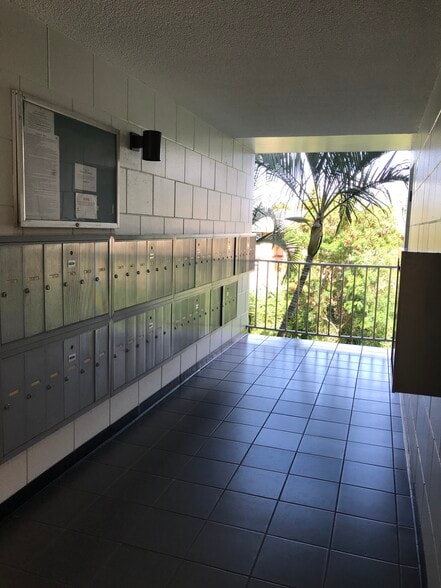 Building Photo - 2845 Waialae Ave