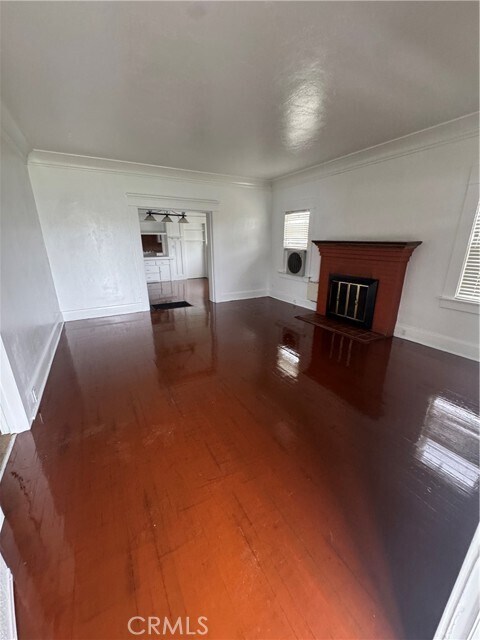 Building Photo - 733 S San Jacinto St