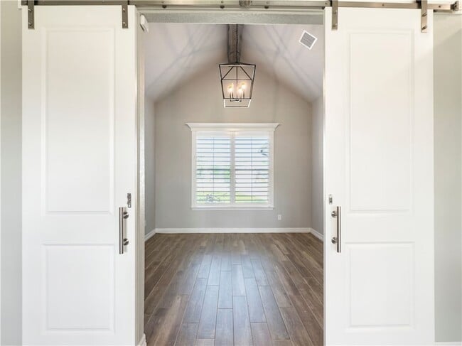 Building Photo - 2713 Colony Vis Ct