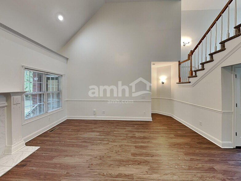 Building Photo - 311 Annadel St