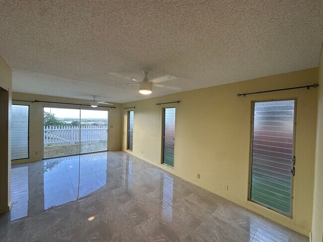 Building Photo - Village Park -3 Bed/ 2 Bath/ 2 Parking