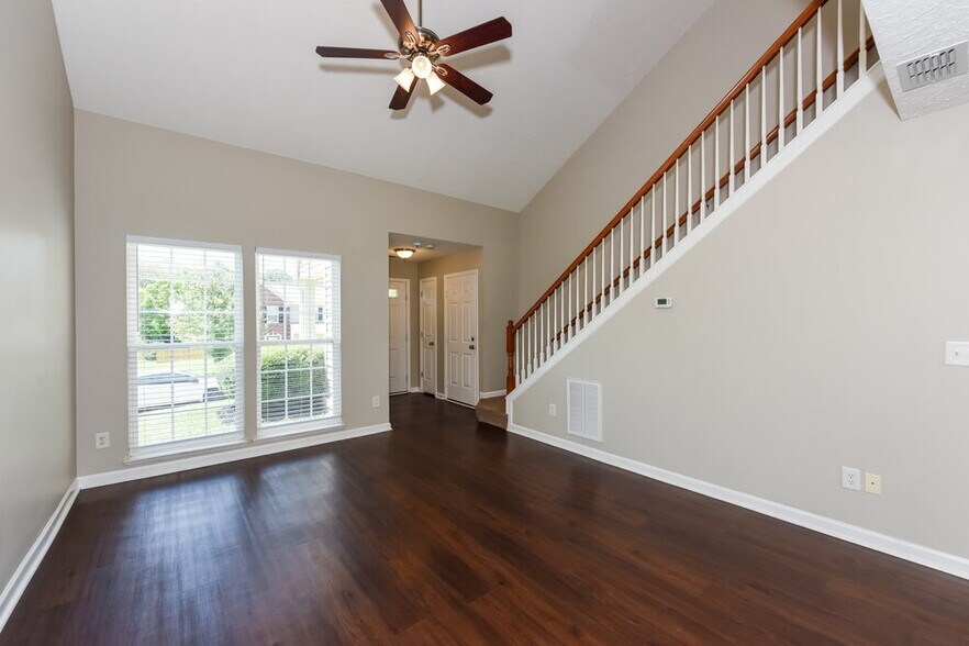 Building Photo - 1689 Comanche Run