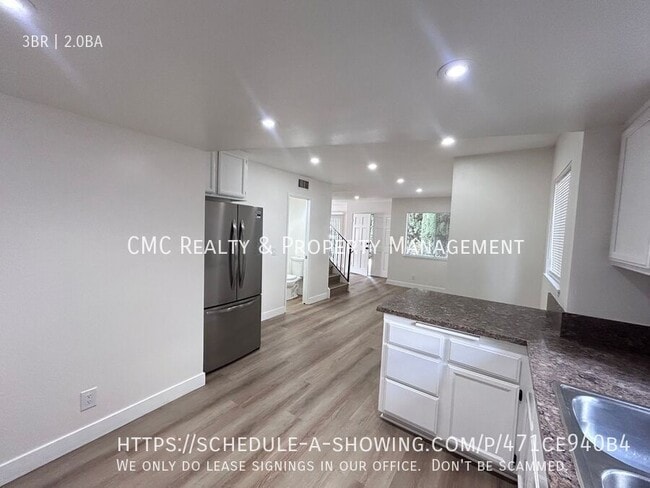 Building Photo - 1580 Park Ave