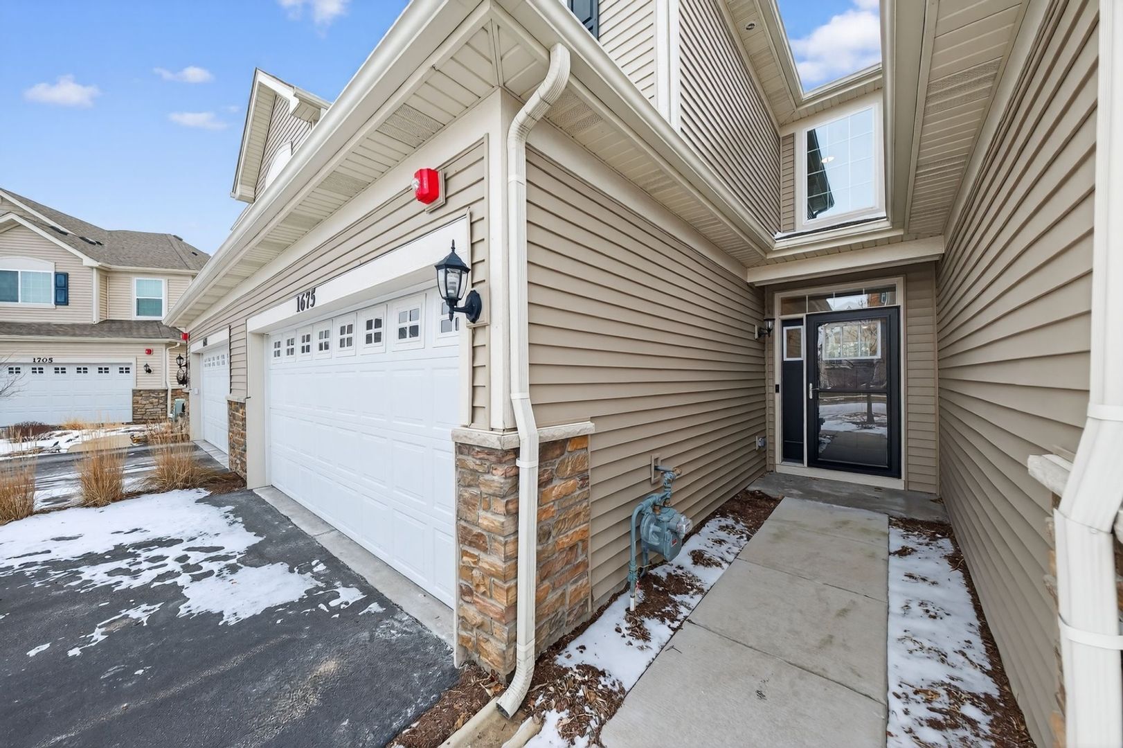 Building Photo - 1675 Kraft Ave