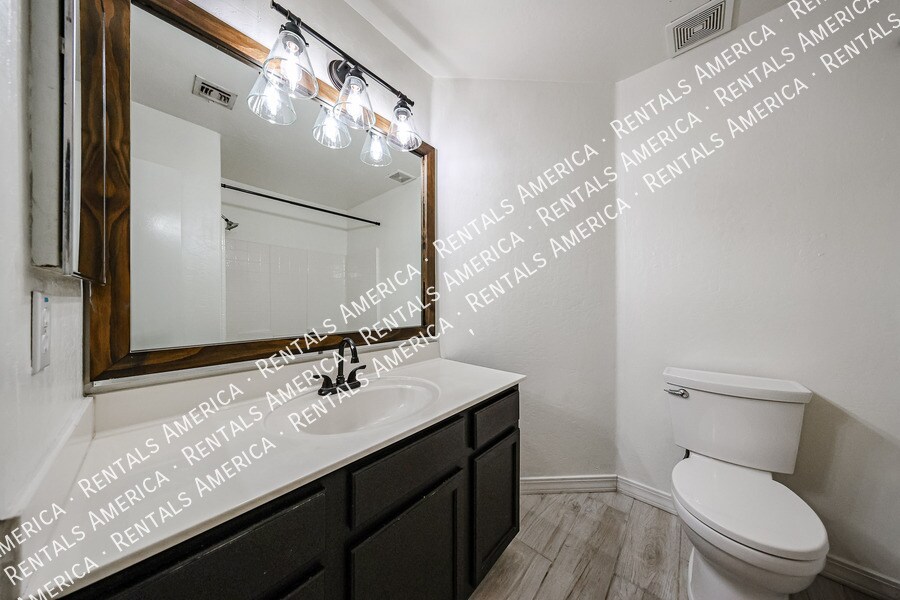 Building Photo - 2292 E Remington Pl