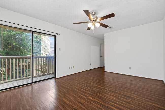 Building Photo - 9435 Pagewood Ln