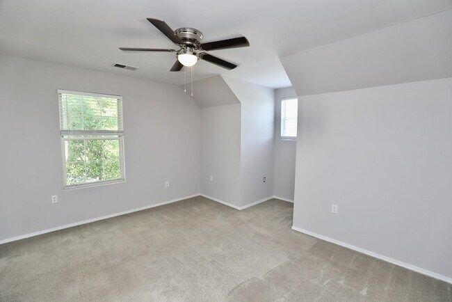 Building Photo - 1910 Lybrand St