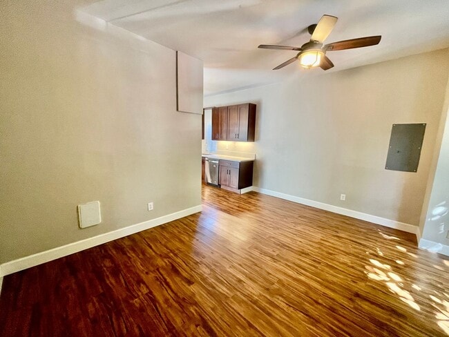 Building Photo - Prime Location! Modern 2BD/1 BA with A/C & EV Charging Steps from Mississippi
