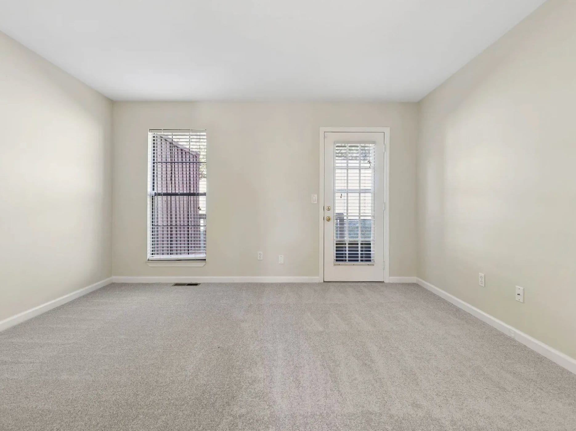 Building Photo - 231 Glenstone Cir