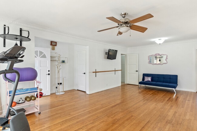 Building Photo - 1429 Ellsmere Ave