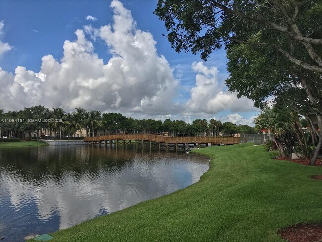 Building Photo - 2469 Centergate Dr