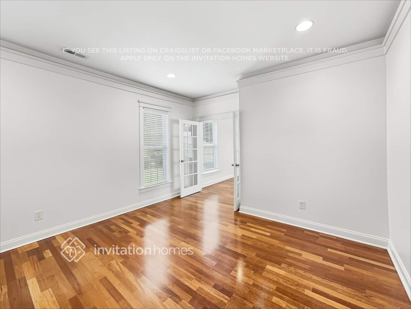 Building Photo - 15527 Barnsbury Dr