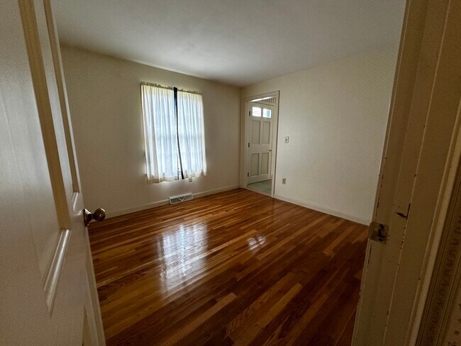 Building Photo - 177 Orchard St