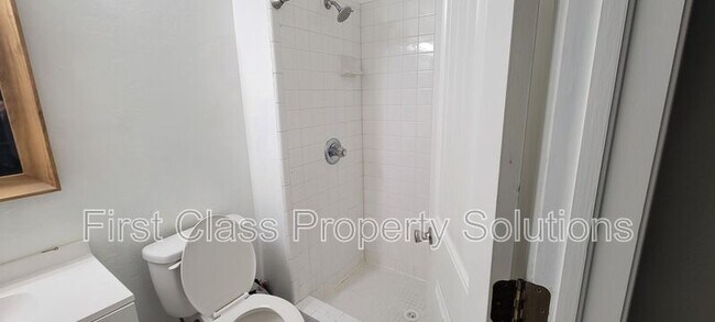 Building Photo - 2816 SE 95th St