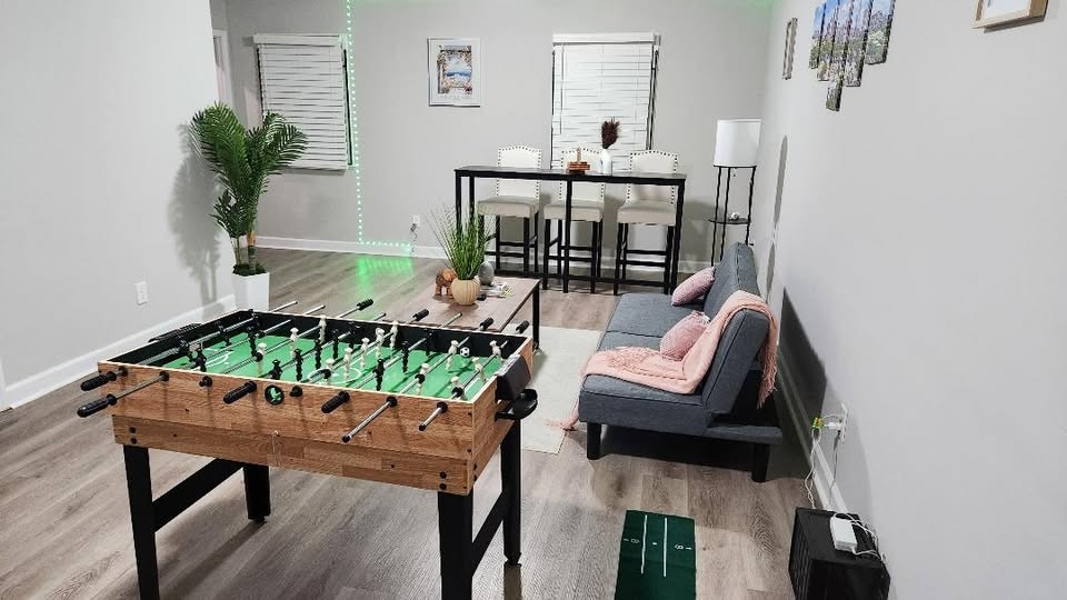 Building Photo - Room in House on Bilmark Ave