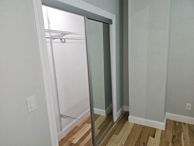 Building Photo - 5 Scrimgeour Rd