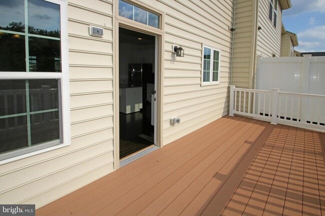 Building Photo - 2482 Baldwin Cres NE