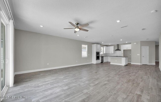 Building Photo - 483 La Mancha Dr