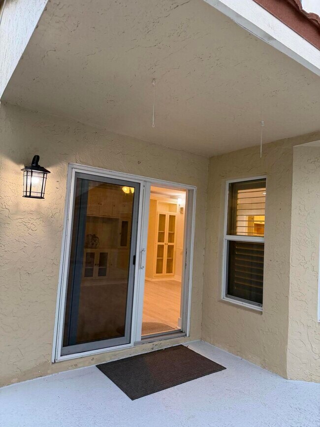 Building Photo - 1343 Lake Breeze Dr