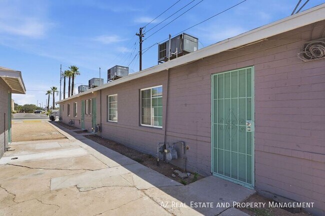Building Photo - 1040 N 16th St