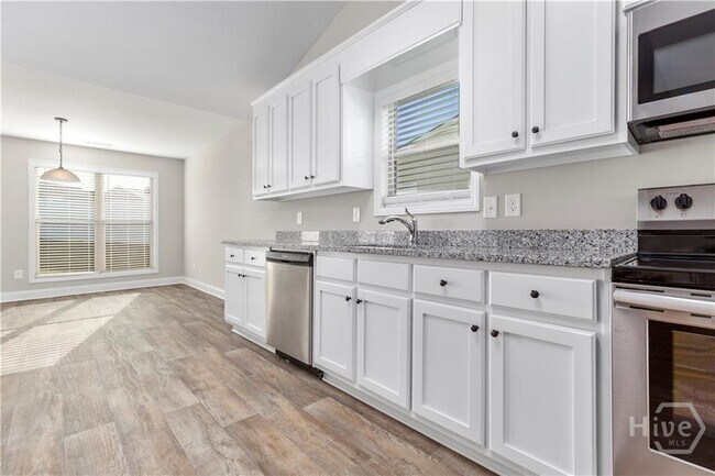 Building Photo - 2164 Savannah Dr