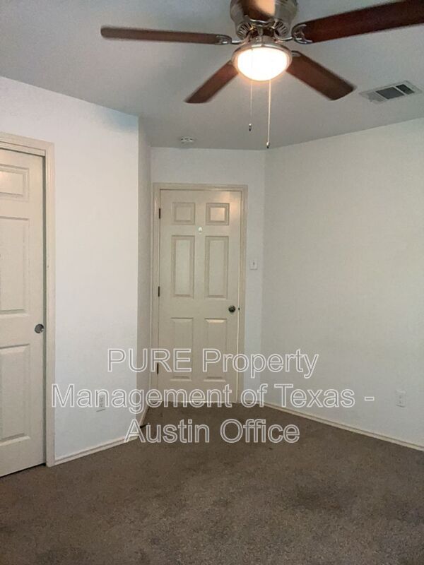 Building Photo - 10520 Dunham Forest Rd
