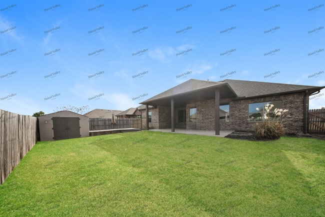 Building Photo - 20551 Frontier Ave