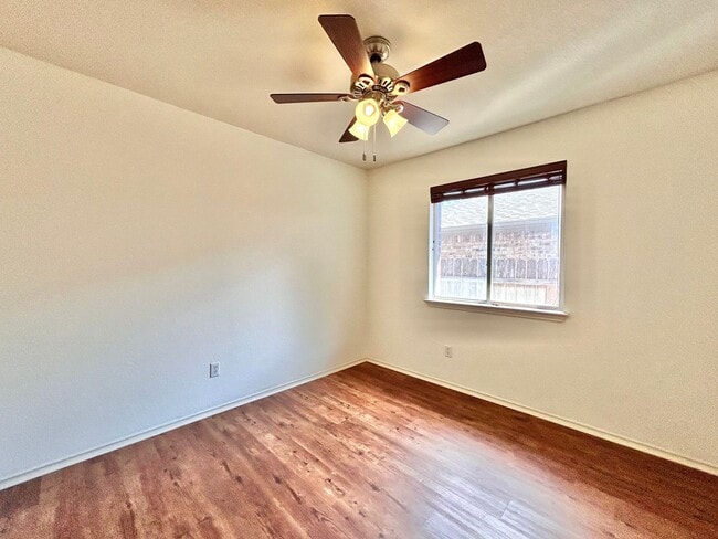 Building Photo - Charming 3/BR 2/BA Home with Covered Deck ...