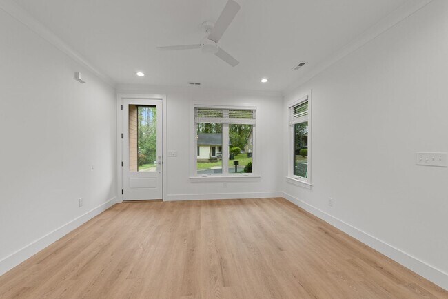 Building Photo - 6509 Lincolnville Rd