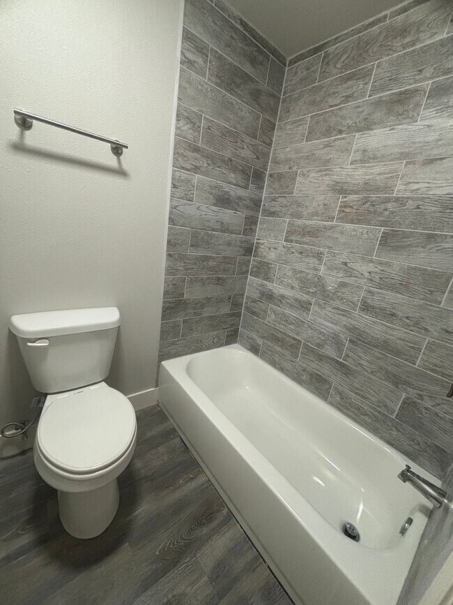 Building Photo - Three Bedroom/Two Bath Home