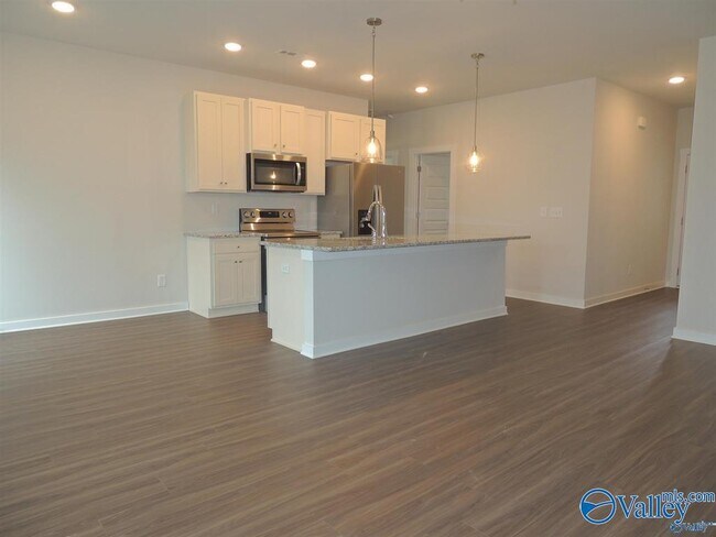 Building Photo - 26338 Valley Ridge Rd