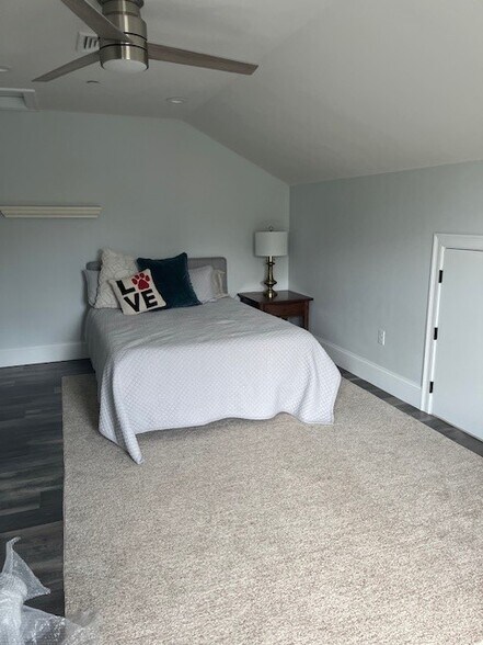 3rd floor - 114 Saratoga Way
