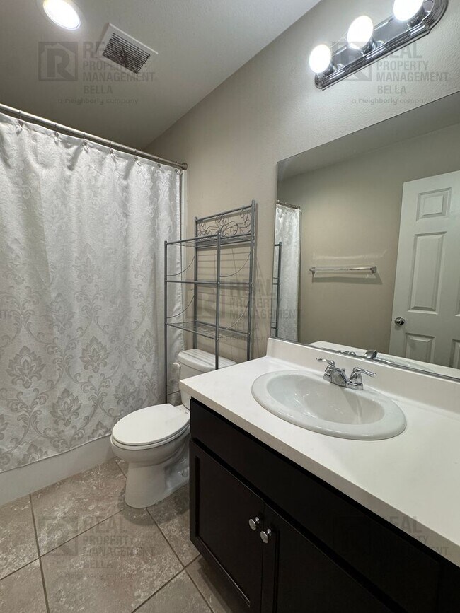 Building Photo - 31372 McKenna Ct