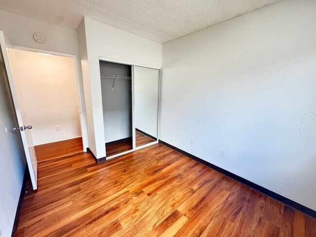Building Photo - 91-1051 Laulauna St. 3B