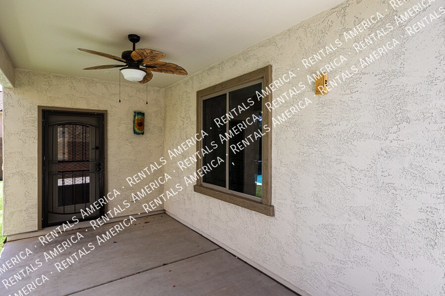 Building Photo - 7045 S Legend Dr