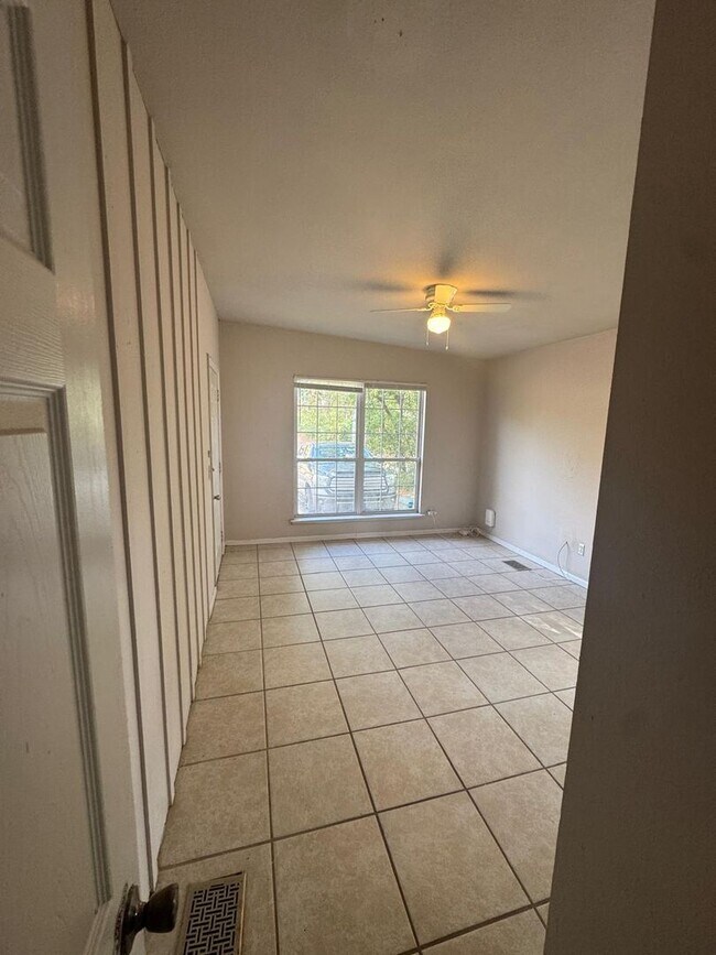 Building Photo - 1807 Jackson Bluff Rd