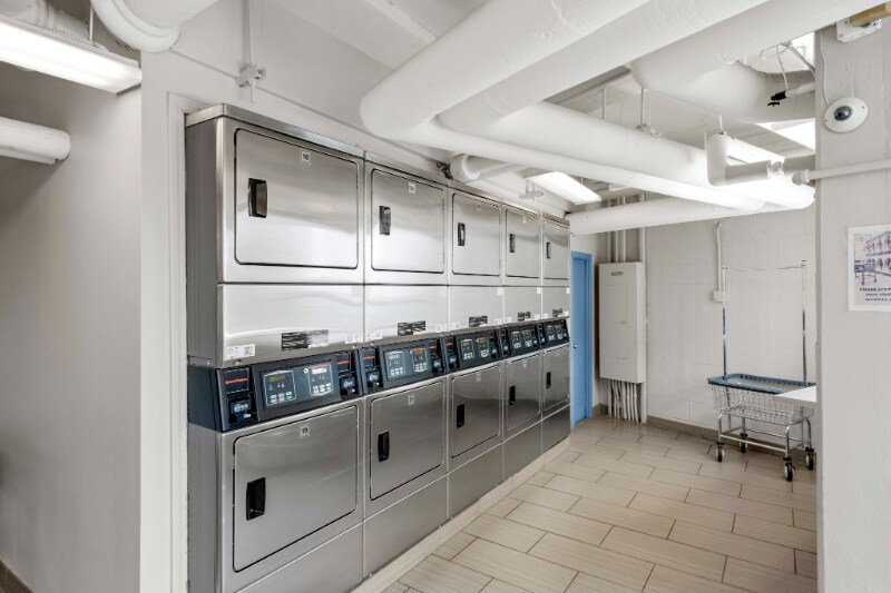 Building Photo - 1350 N Ritchie Ct