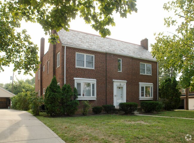 Primary Photo - 1728 Elmwood Ave