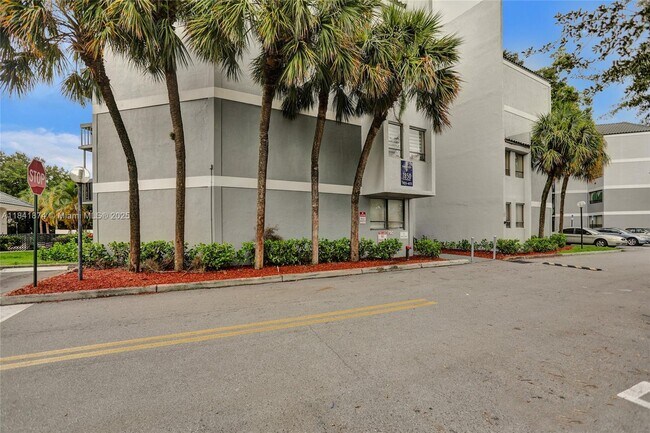 Building Photo - 1850 N Congress Ave