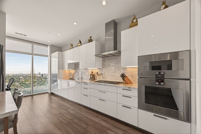 Building Photo - 4521 San Felipe St