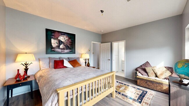 Building Photo - Move in Special Luxury 4 bedroom 4.5 bathr...